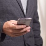 Wymiana szybki w telefonie w Warszawie - czy to ma w ogóle sens